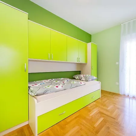 Brkic - Three Bedroom Hotel Zadar