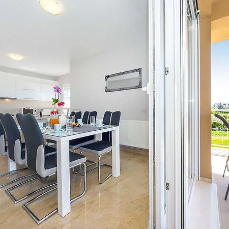 Brkic - Three Bedroom Hotel *