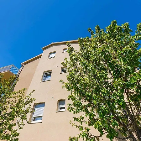 Brkic - Three Bedroom Hotel Zadar